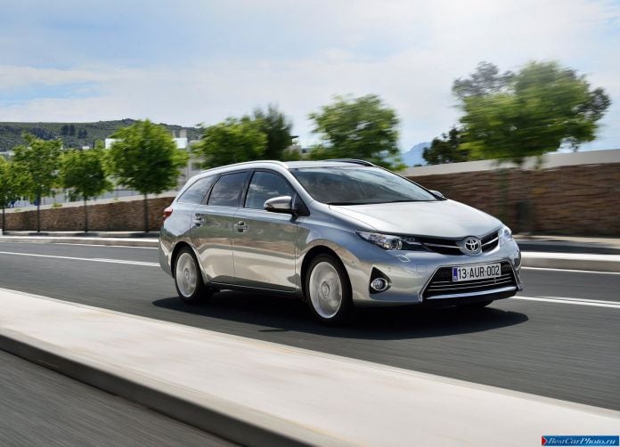 2013 Toyota Auris Touring Sports - фотография 32 из 103