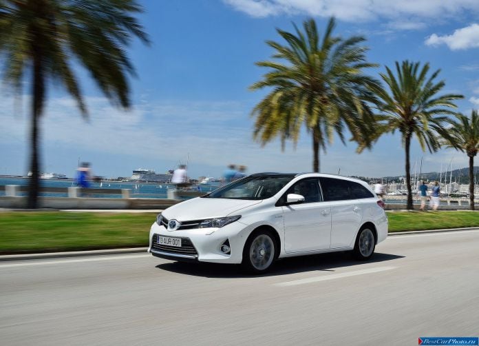 2013 Toyota Auris Touring Sports - фотография 34 из 103