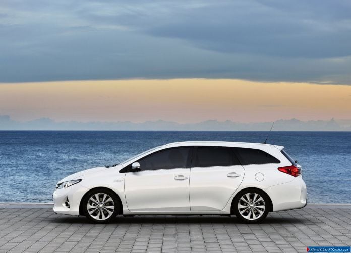 2013 Toyota Auris Touring Sports - фотография 42 из 103
