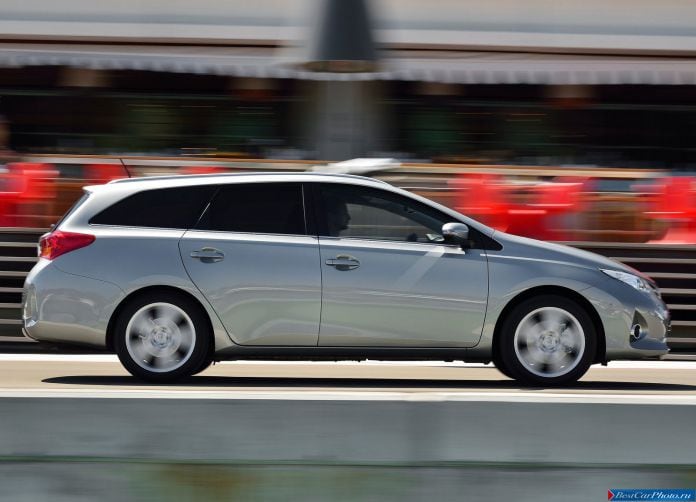 2013 Toyota Auris Touring Sports - фотография 46 из 103
