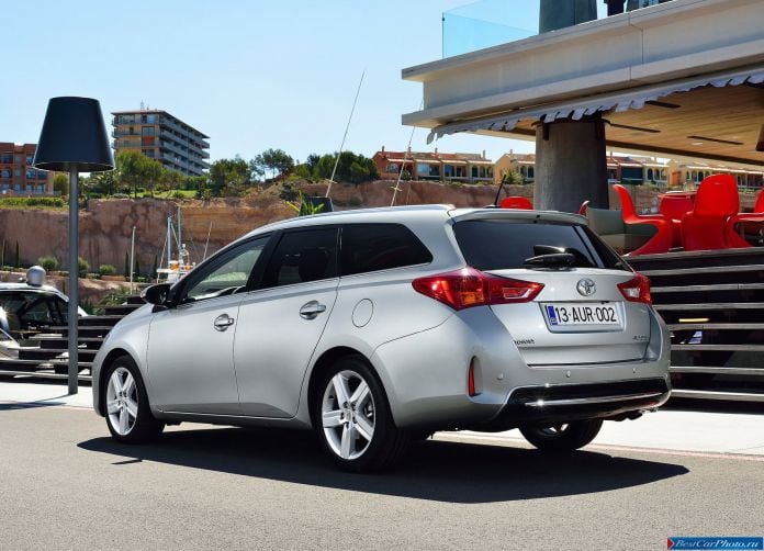2013 Toyota Auris Touring Sports - фотография 50 из 103