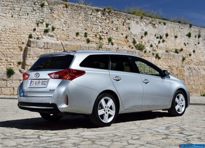 2013 Toyota Auris Touring Sports - фотография 53 из 103