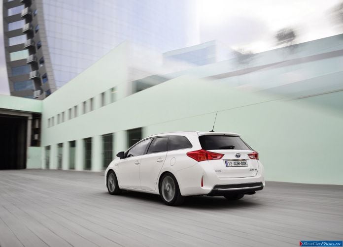 2013 Toyota Auris Touring Sports - фотография 61 из 103