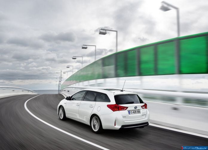 2013 Toyota Auris Touring Sports - фотография 62 из 103