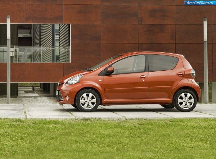 2013 Toyota Aygo - фотография 6 из 9
