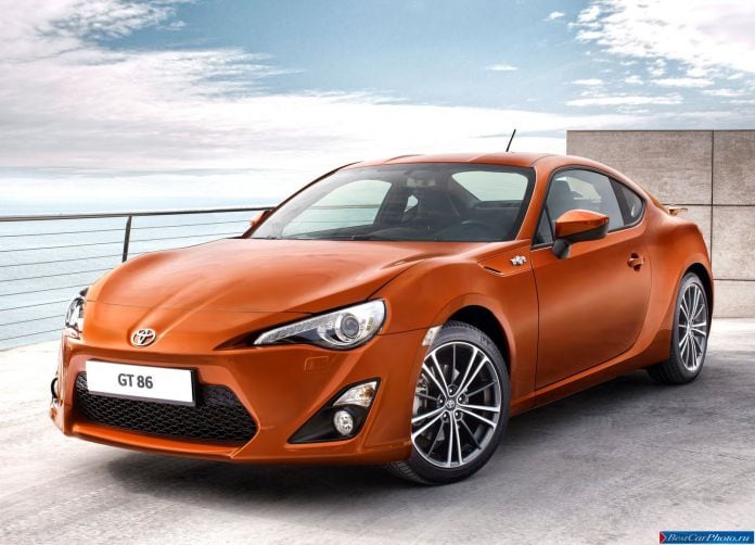2013 Toyota GT 86 - фотография 2 из 104