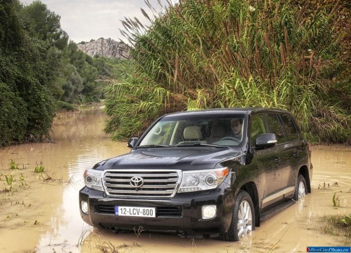2013 Toyota Land Cruiser - фотография 4 из 48