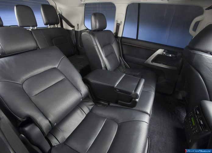 2013 Toyota Land Cruiser - фотография 39 из 48