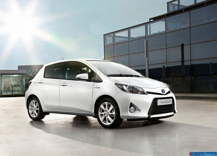 2013 Toyota Yaris Hybrid - фотография 4 из 67