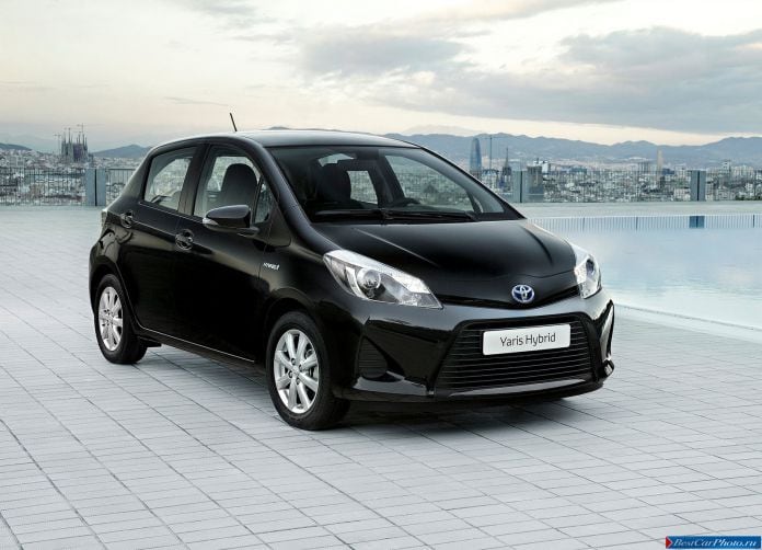 2013 Toyota Yaris Hybrid - фотография 9 из 67