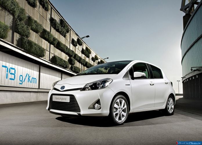 2013 Toyota Yaris Hybrid - фотография 11 из 67
