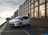 toyota_2013-yaris_hybrid_1600x1200_015.jpg