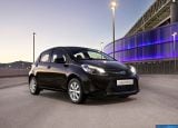toyota_2013-yaris_hybrid_1600x1200_017.jpg