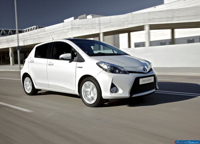 2013 Toyota Yaris Hybrid - фотография 22 из 67