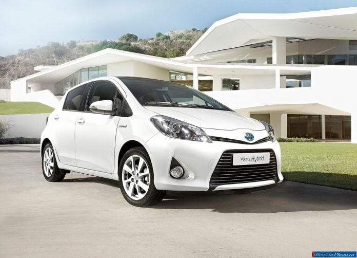 2013 Toyota Yaris Hybrid - фотография 23 из 67