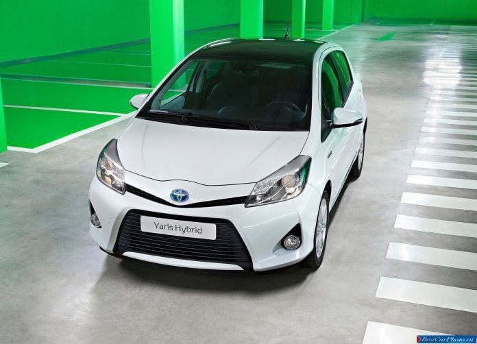 2013 Toyota Yaris Hybrid - фотография 25 из 67