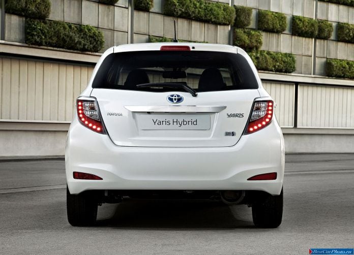 2013 Toyota Yaris Hybrid - фотография 44 из 67