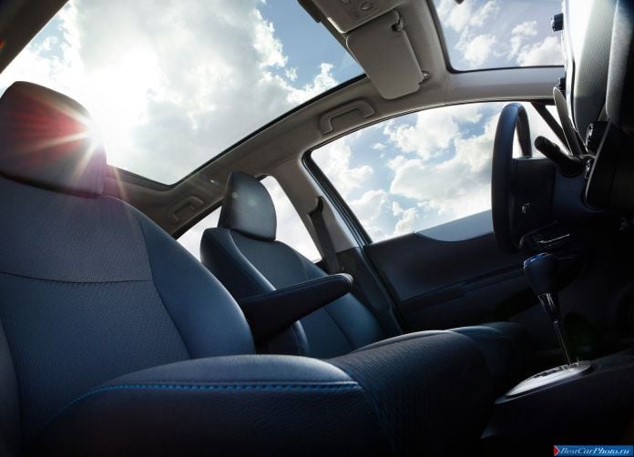 2013 Toyota Yaris Hybrid - фотография 50 из 67