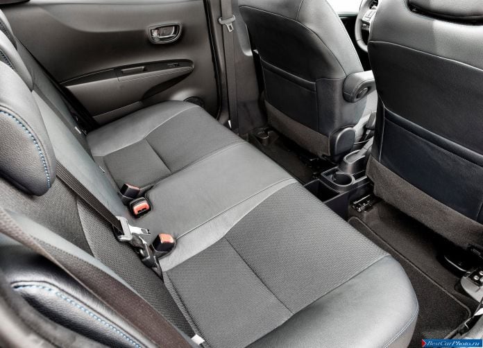 2013 Toyota Yaris Hybrid - фотография 52 из 67