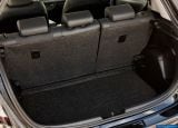toyota_2013-yaris_hybrid_1600x1200_058.jpg