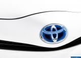 toyota_2013-yaris_hybrid_1600x1200_062.jpg