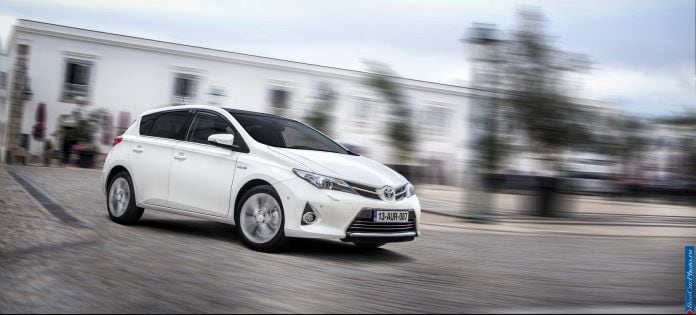 2013 Toyota Auris - фотография 3 из 77