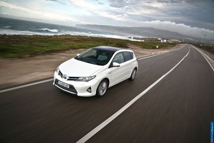 2013 Toyota Auris - фотография 16 из 77