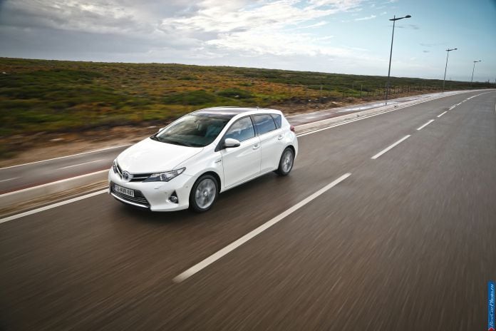 2013 Toyota Auris - фотография 22 из 77