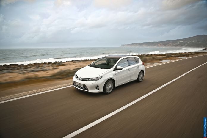 2013 Toyota Auris - фотография 23 из 77