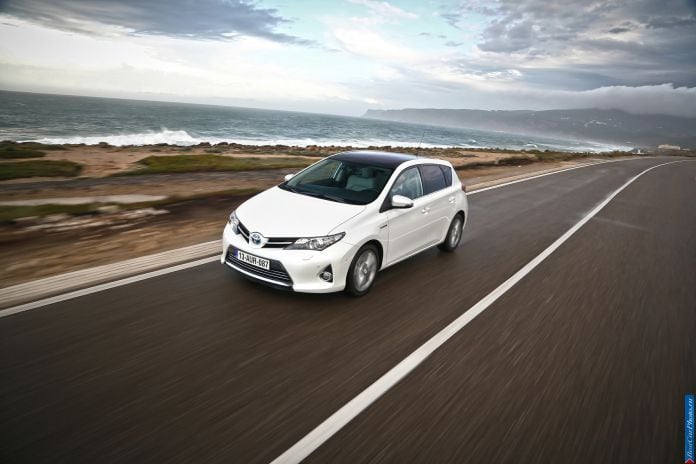 2013 Toyota Auris - фотография 24 из 77