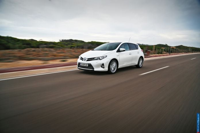 2013 Toyota Auris - фотография 25 из 77