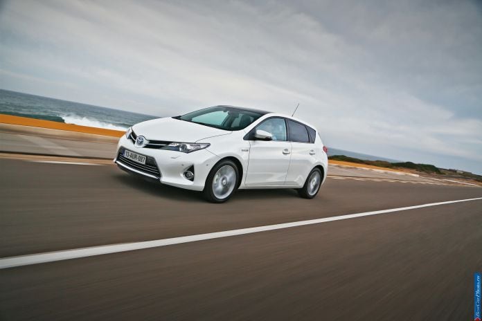 2013 Toyota Auris - фотография 28 из 77