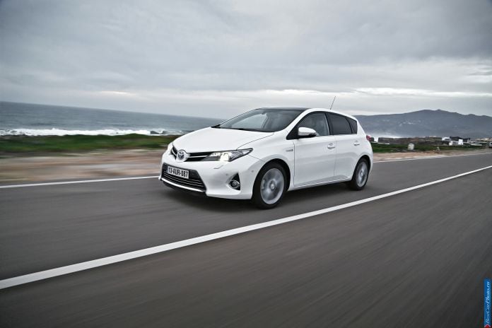 2013 Toyota Auris - фотография 30 из 77