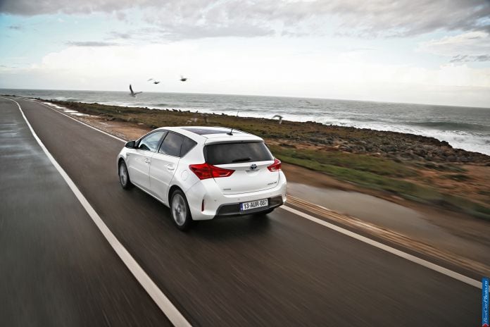 2013 Toyota Auris - фотография 35 из 77