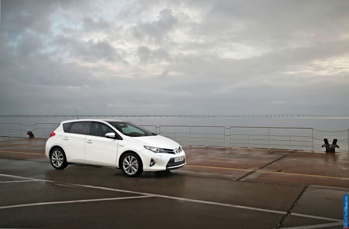 2013 Toyota Auris - фотография 41 из 77
