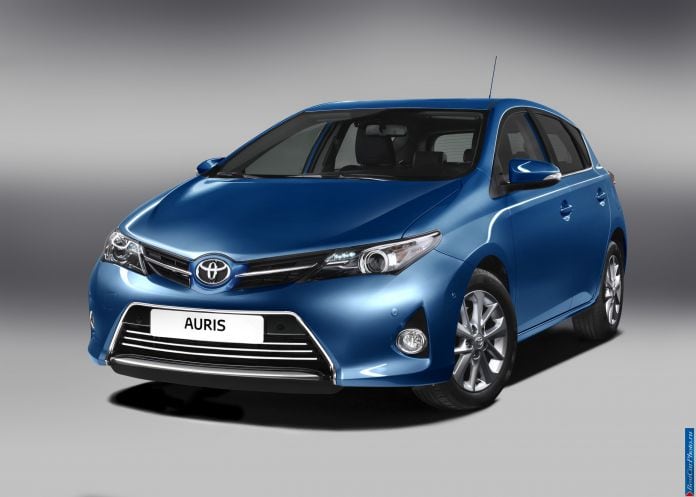 2013 Toyota Auris - фотография 49 из 77