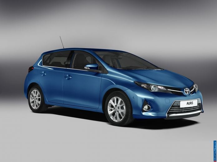 2013 Toyota Auris - фотография 50 из 77