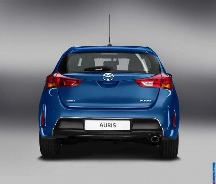 2013 Toyota Auris - фотография 52 из 77