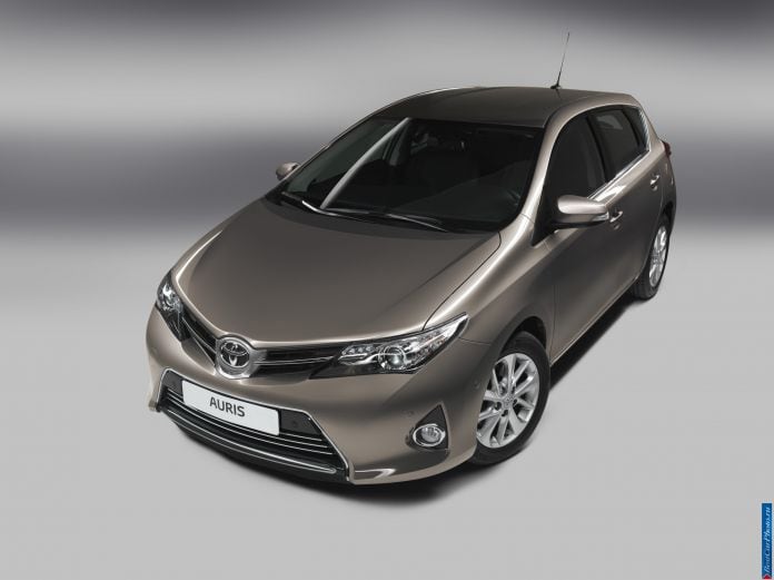 2013 Toyota Auris - фотография 54 из 77