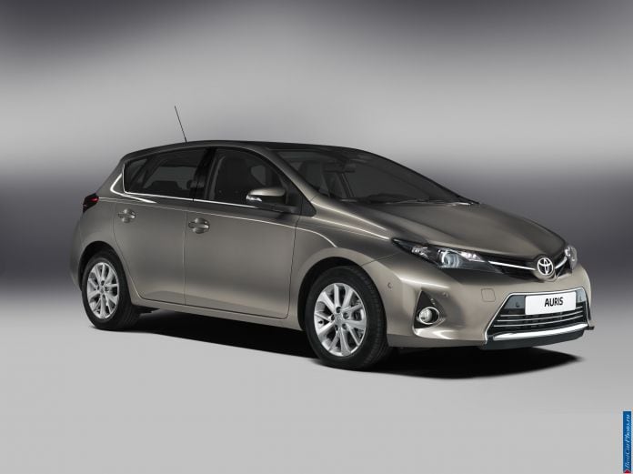 2013 Toyota Auris - фотография 55 из 77