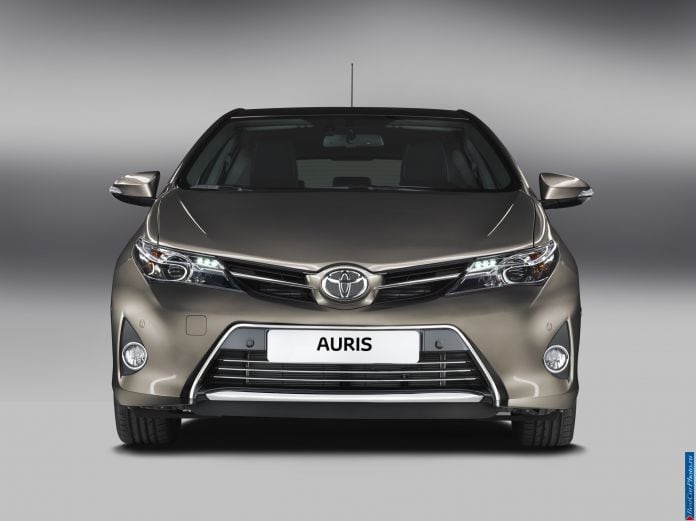 2013 Toyota Auris - фотография 56 из 77