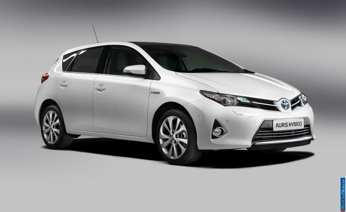 2013 Toyota Auris - фотография 58 из 77
