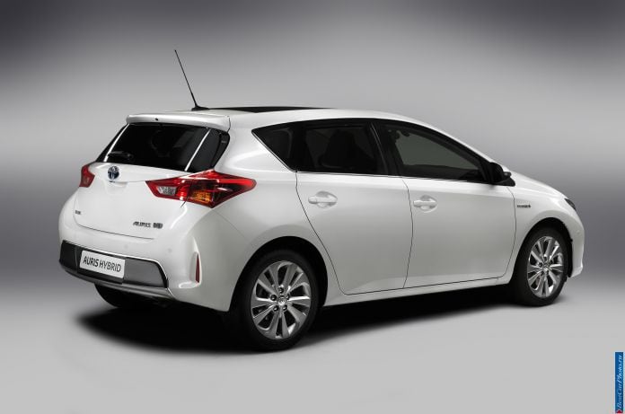 2013 Toyota Auris - фотография 61 из 77