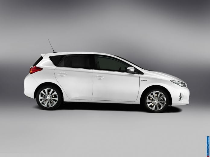 2013 Toyota Auris - фотография 62 из 77