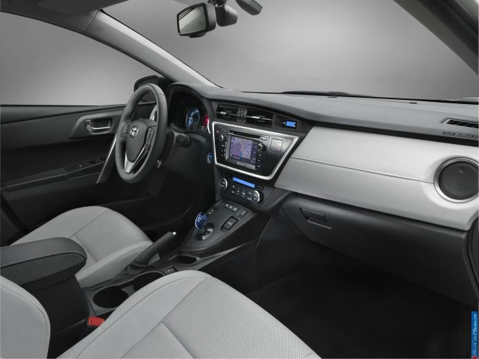 2013 Toyota Auris - фотография 72 из 77