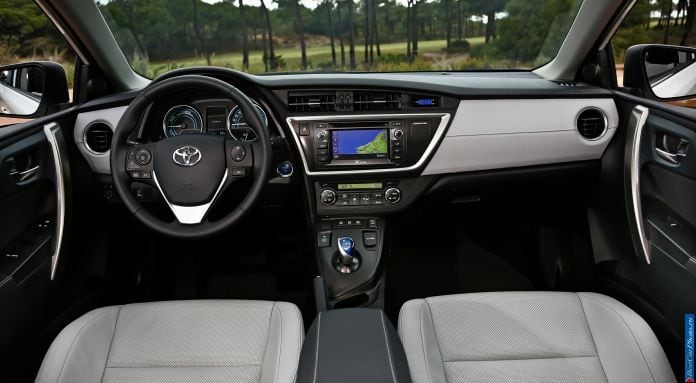 2013 Toyota Auris - фотография 73 из 77