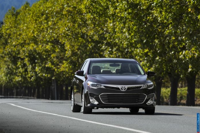 2013 Toyota Avalon - фотография 7 из 50