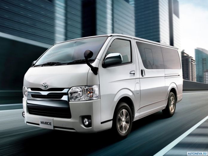 2013 Toyota HiAce - фотография 1 из 12