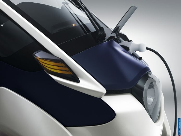 2013 Toyota i-Road Concept - фотография 11 из 14