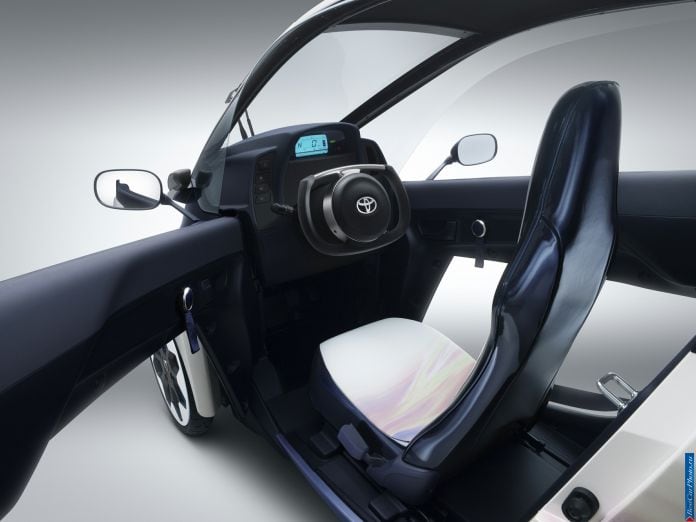 2013 Toyota i-Road Concept - фотография 13 из 14